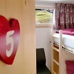 Waeldermetzge Huettenzimmer Und *