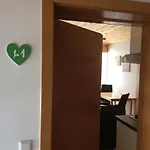 Waeldermetzge Huettenzimmer Und *