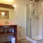 Waeldermetzge Huettenzimmer Und *