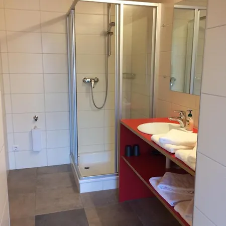 Waeldermetzge Huettenzimmer Und Oda ve Kahvaltı Warth (Vorarlberg)