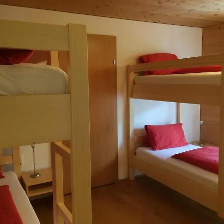 Waeldermetzge Huettenzimmer Und Oda ve Kahvaltı Warth (Vorarlberg)