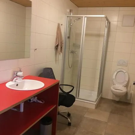 Waeldermetzge Huettenzimmer Und Oda ve Kahvaltı Warth (Vorarlberg)