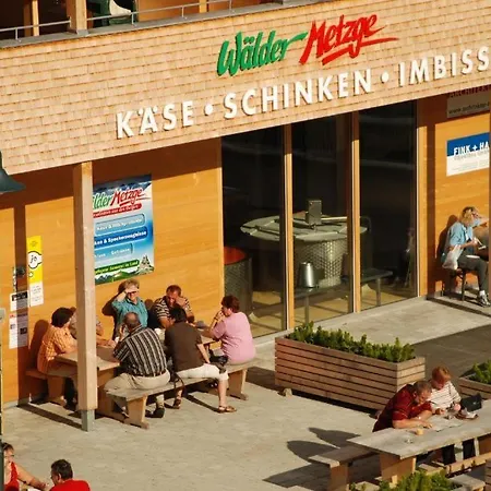 Waeldermetzge Huettenzimmer Und Warth (Vorarlberg)
