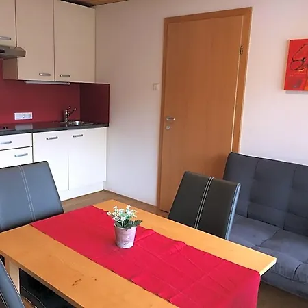 Waeldermetzge Huettenzimmer Und Warth (Vorarlberg)